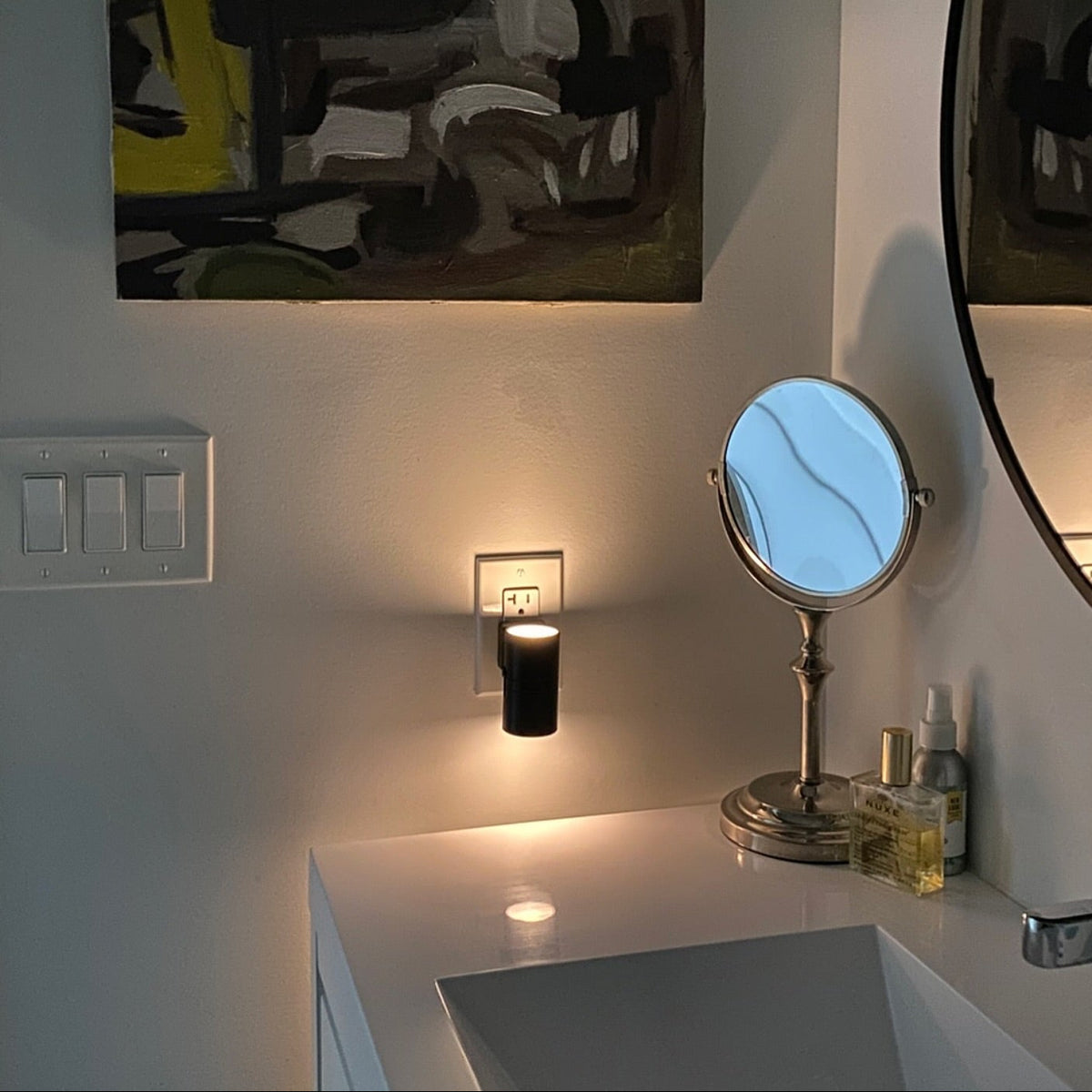 Nora™ – Dimbar vägglampa med skymningssensor